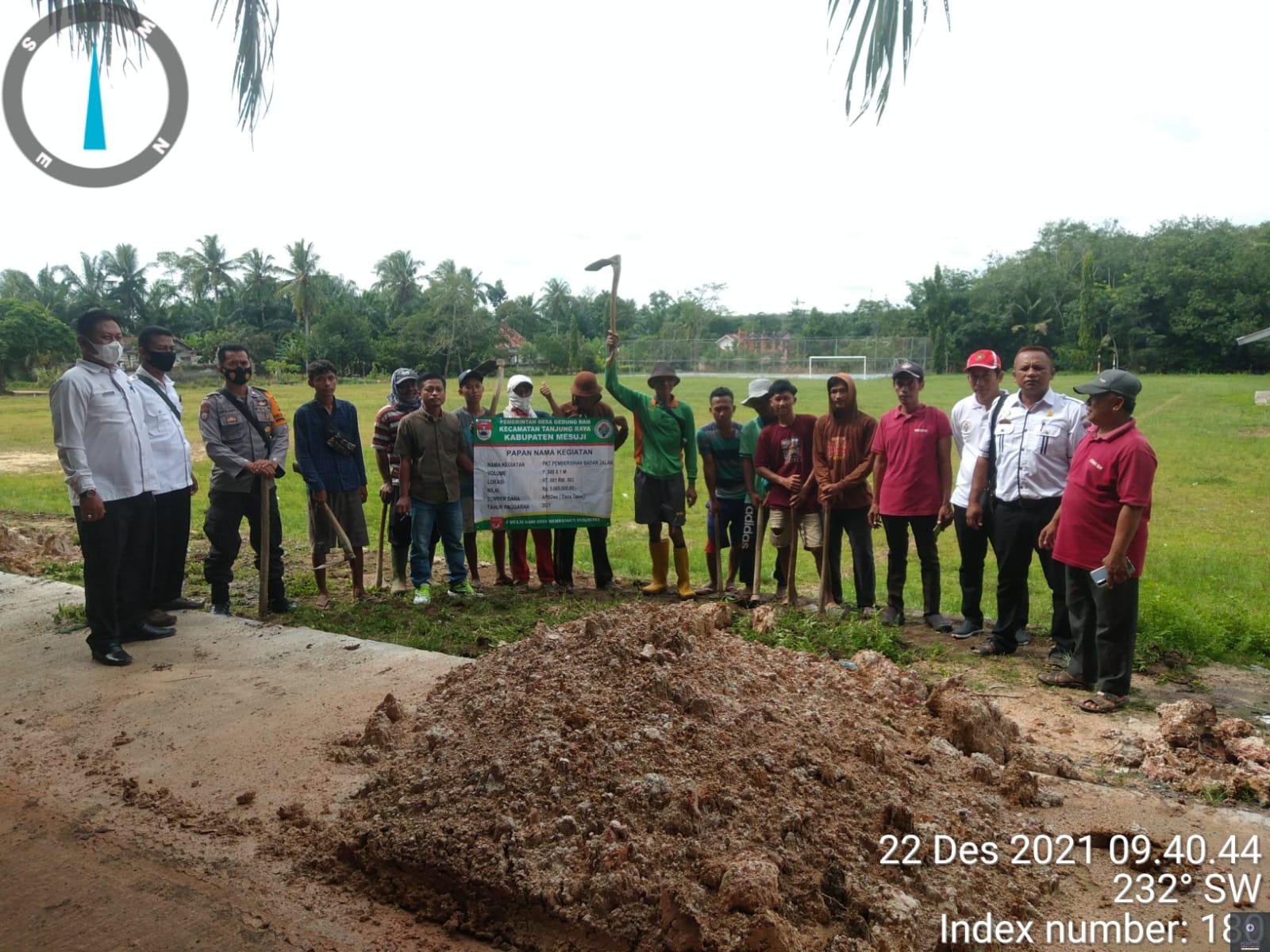 Kegiatan Padat Karya Desa Gedung Ram Nuryanto,  di Hadiri Zulkifli Mewakili Camat Tanjung Raya