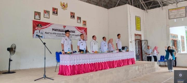 Bupati Mesuji Berikan Bantuan Kepada Masyarakat Mesuji Timur